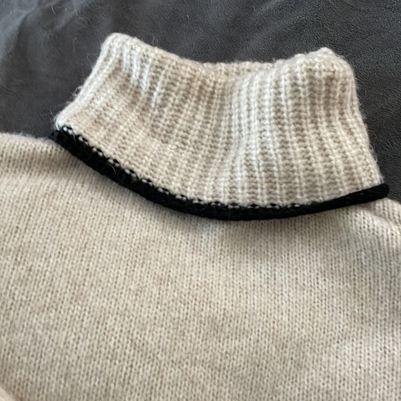 Zara Knit Turtleneck Sweater - Picture 6 of 7